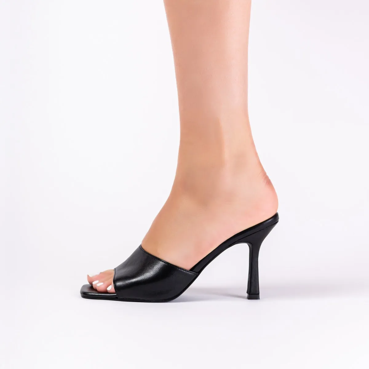 RAID Briya Heeled Mule in Black